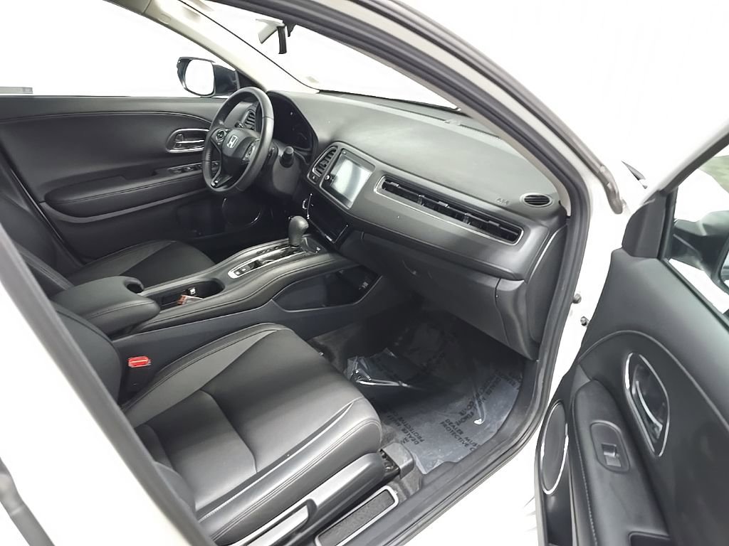 Used 2019 Honda HR-V Touring image 16