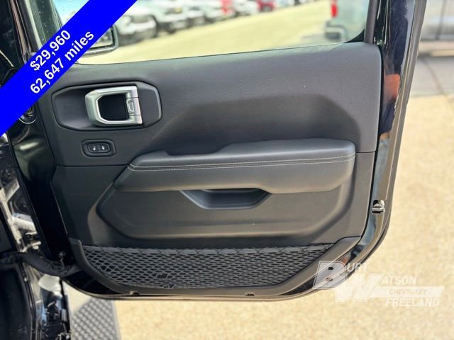 Used 2022 Jeep Wrangler Unlimited Sahara w/ Cold Weather Group image 13