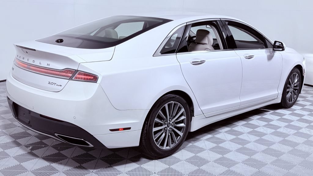 Used 2018 Lincoln MKZ Premiere AWD/4WD image 3