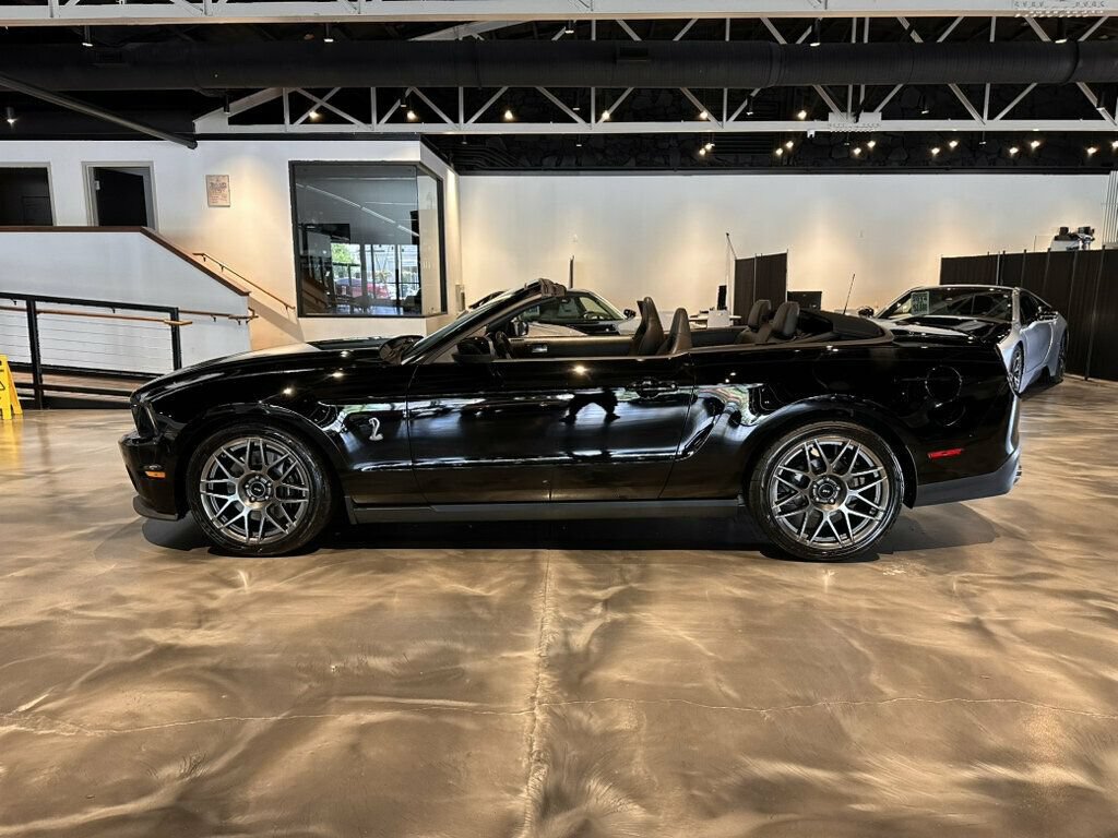 Used 2012 Ford Mustang Shelby GT500 w/ SVT Performance Pkg RWD image 3