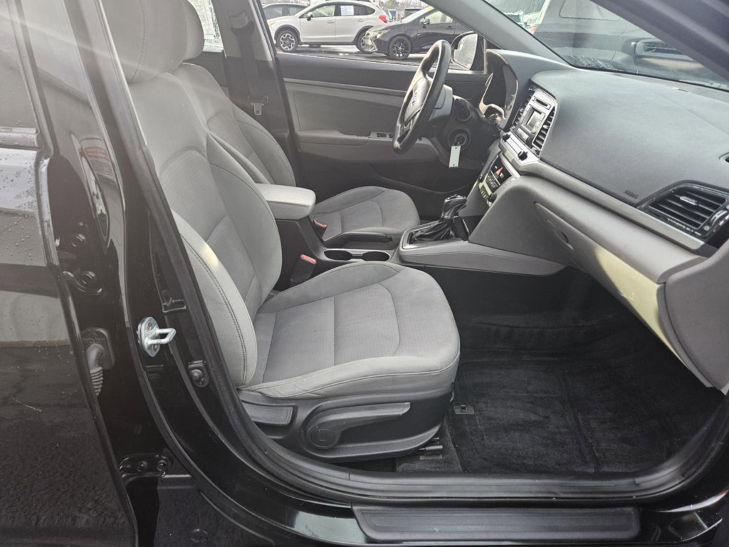 Used 2017 Hyundai Elantra SE image 10