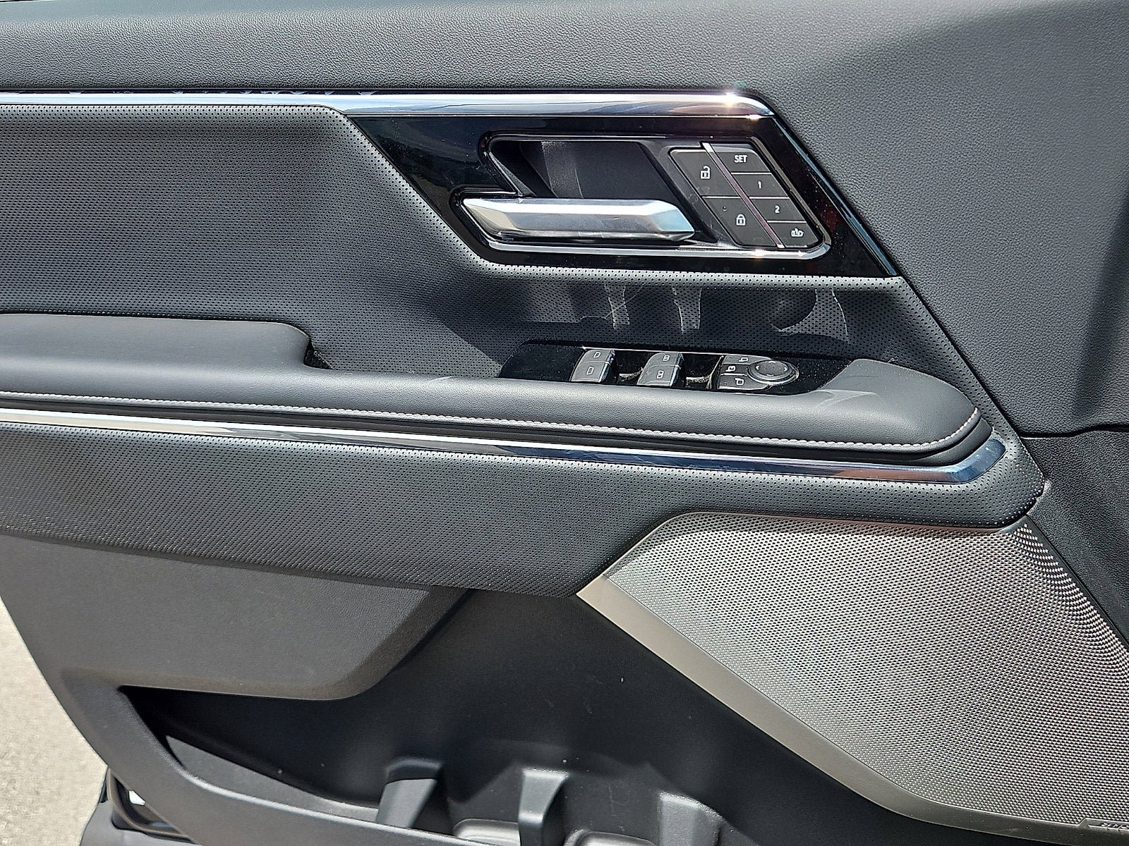 New 2025 GMC Sierra EV Denali AWD/4WD image 14