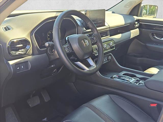 Certified 2025 Honda Pilot Touring image 9