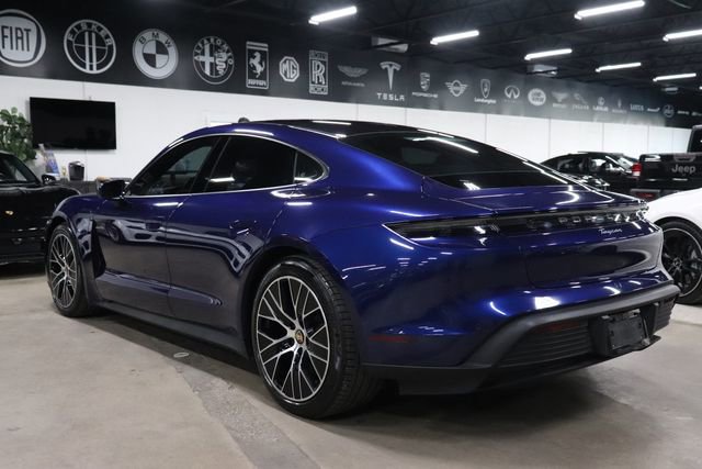 Used 2022 Porsche Taycan RWD image 3