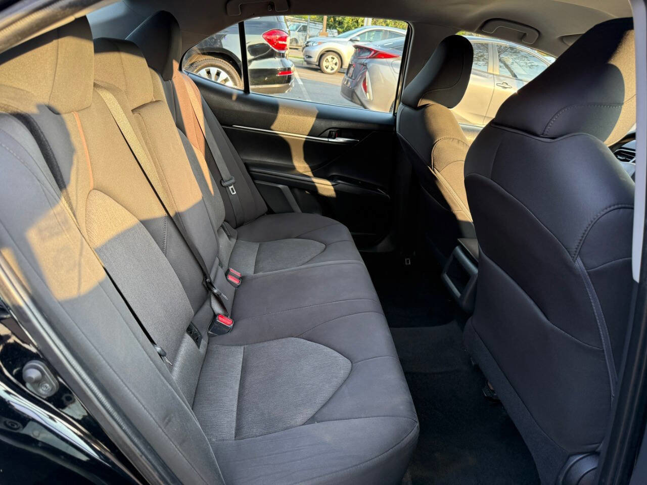 Used 2020 Toyota Camry LE image 20