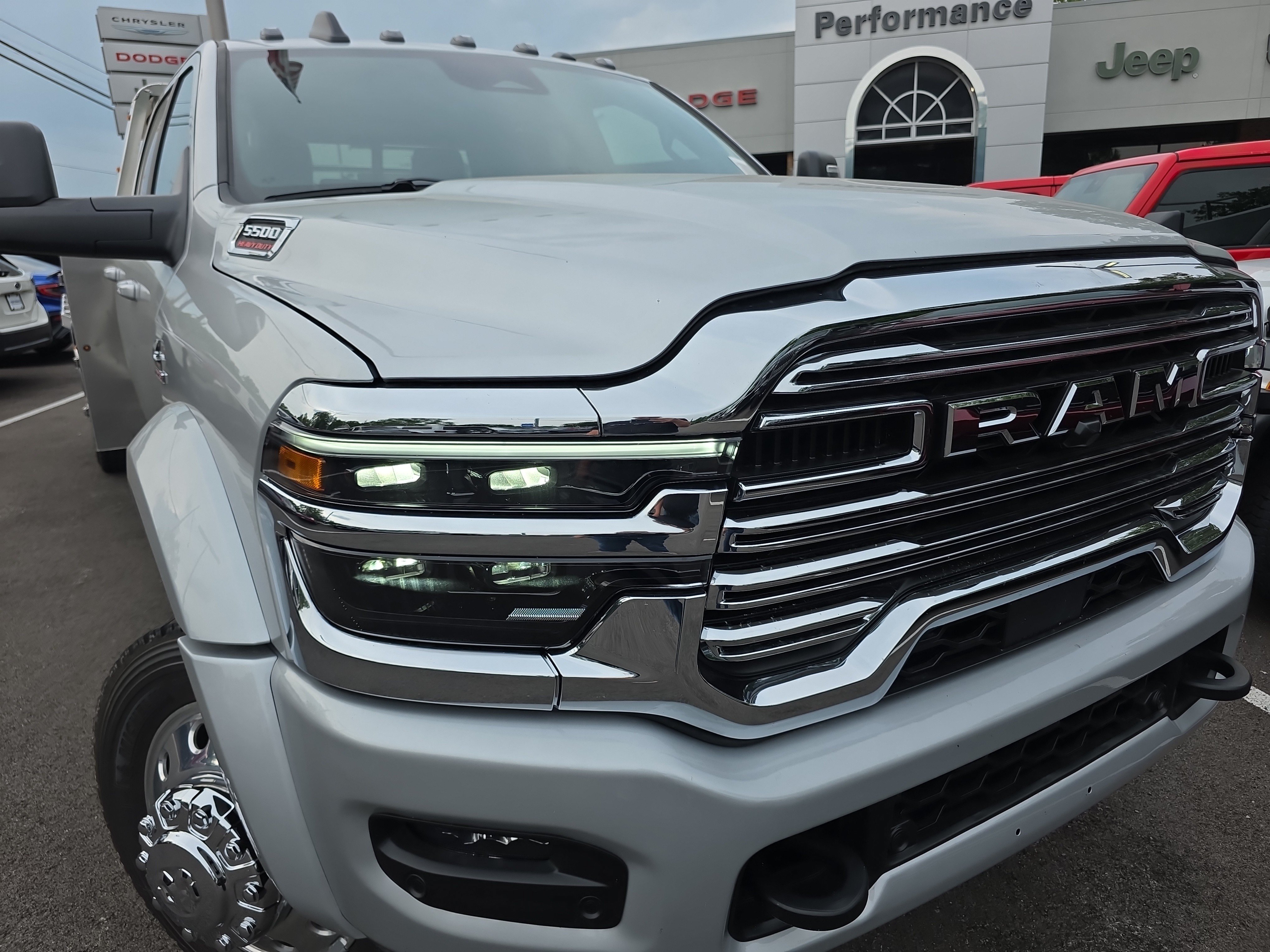 New 2026 RAM 5500 4x4 Crew Cab w/ Laramie Trim Package image 32