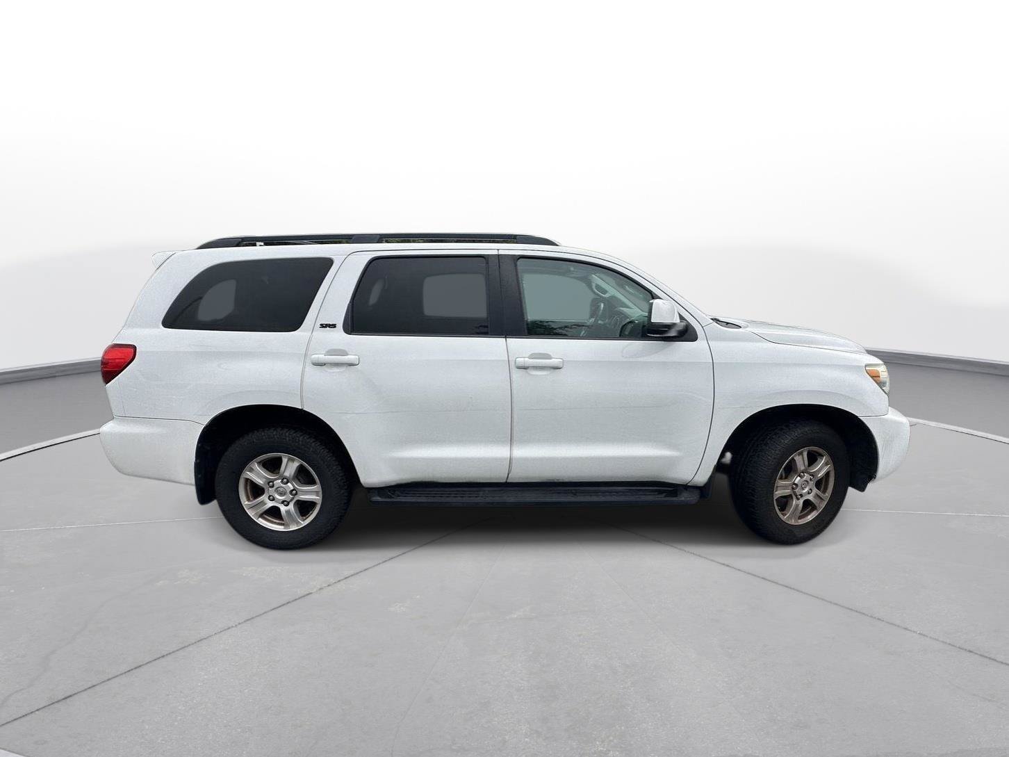 Used 2016 Toyota Sequoia SR5 RWD image 5