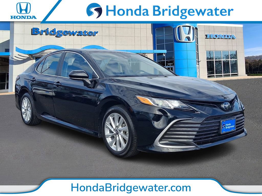 Used 2023 Toyota Camry LE image 1