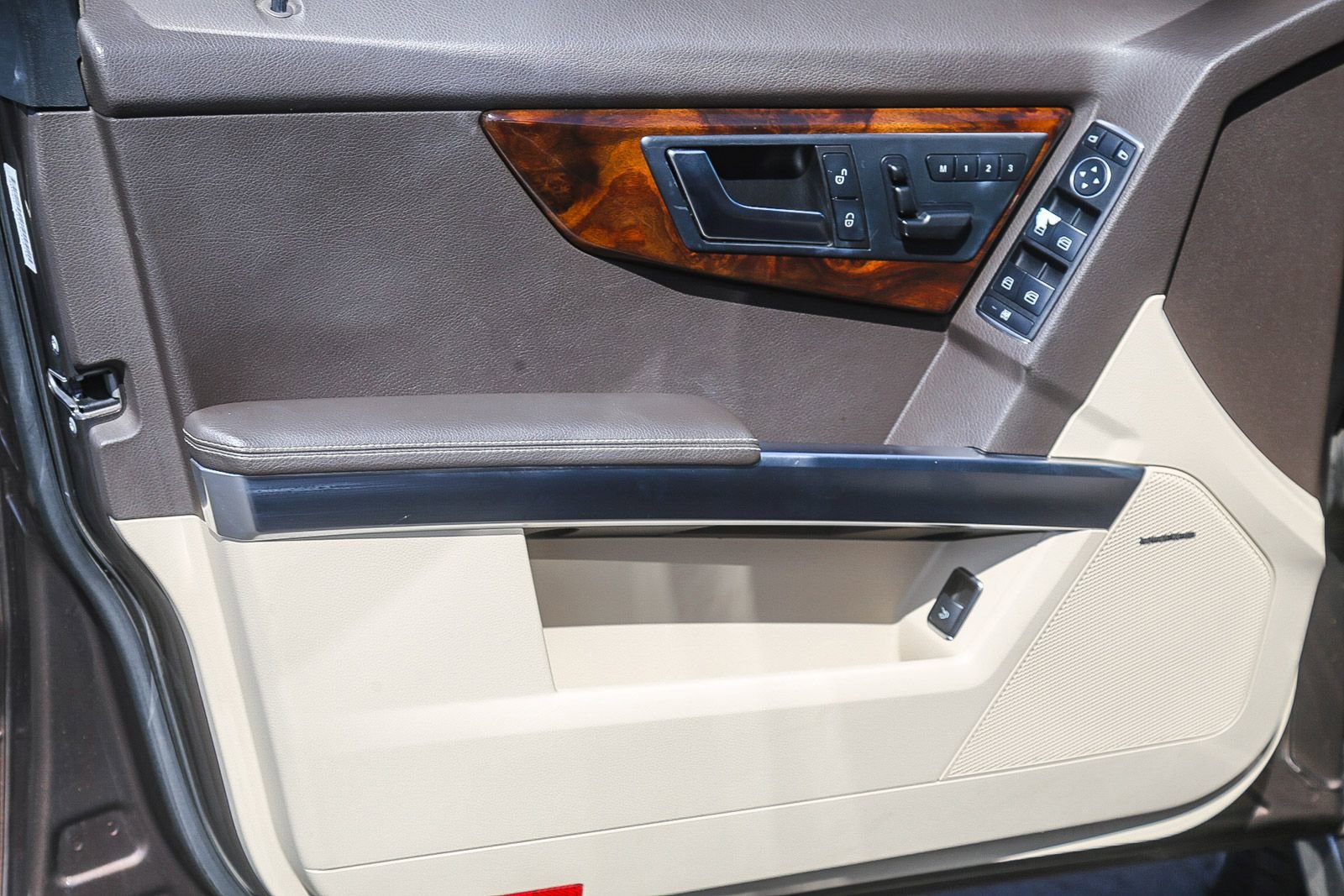 Used 2015 Mercedes-Benz GLK 350 2WD image 22