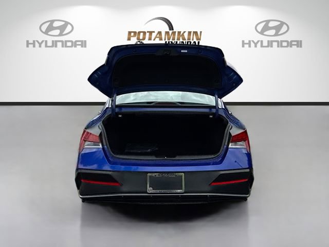 Certified 2025 Hyundai Elantra SEL image 24