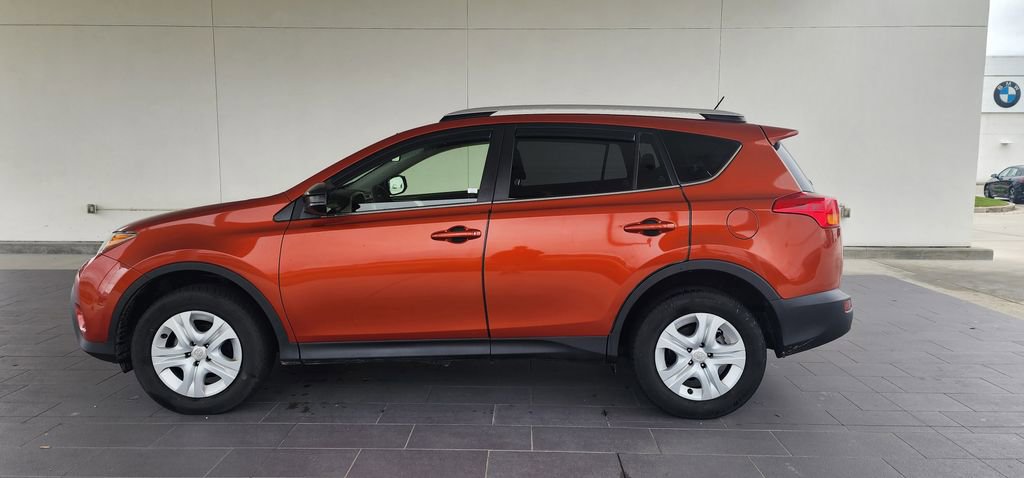 Used 2015 Toyota RAV4 LE image 9