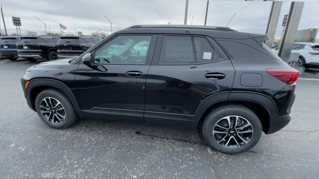 New 2026 Chevrolet TrailBlazer LT w/ Convenience Package FWD image 7