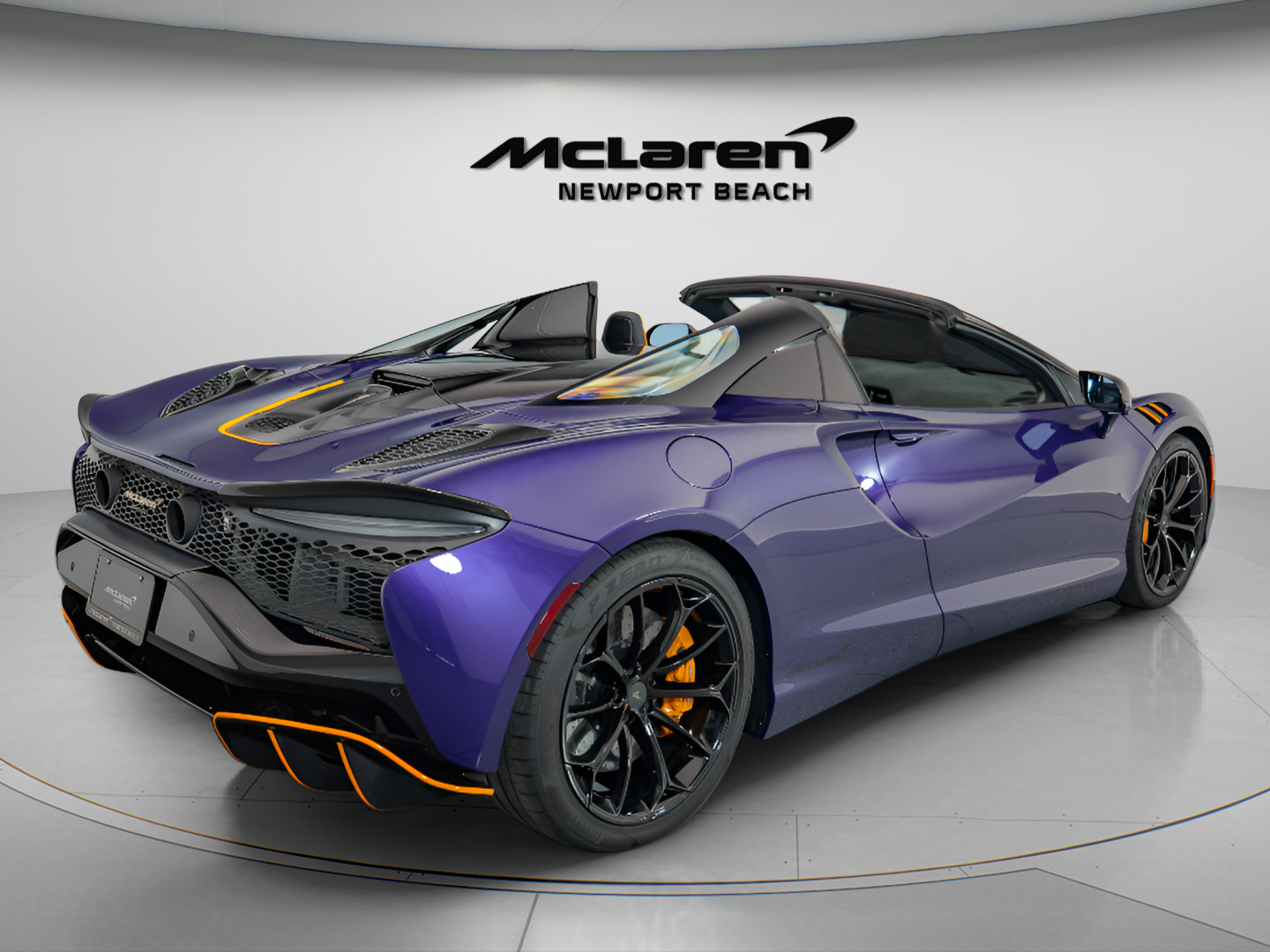 Used 2025 McLaren Artura Spider RWD image 7