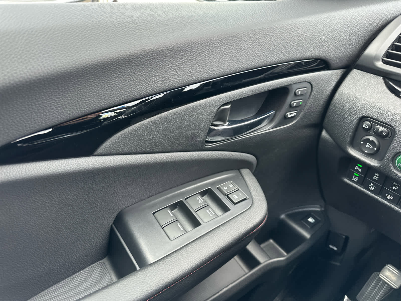 New 2026 Honda Ridgeline Black Edition image 28