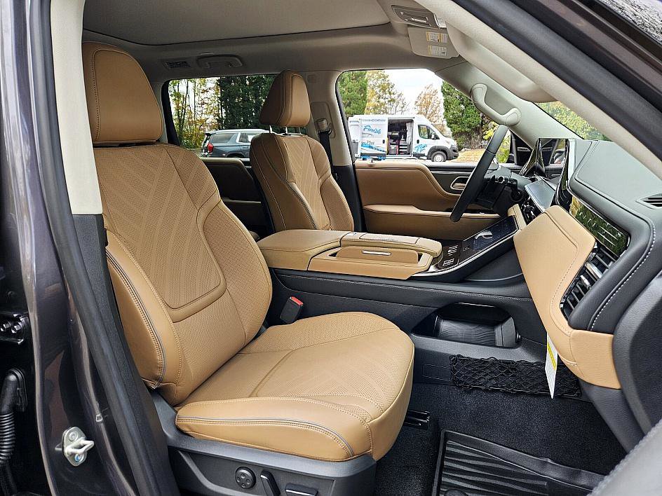 New 2026 INFINITI QX80 Luxe w/ Cargo Package image 15