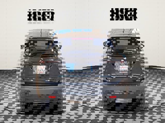 Used 2025 Nissan Kicks SV image 6