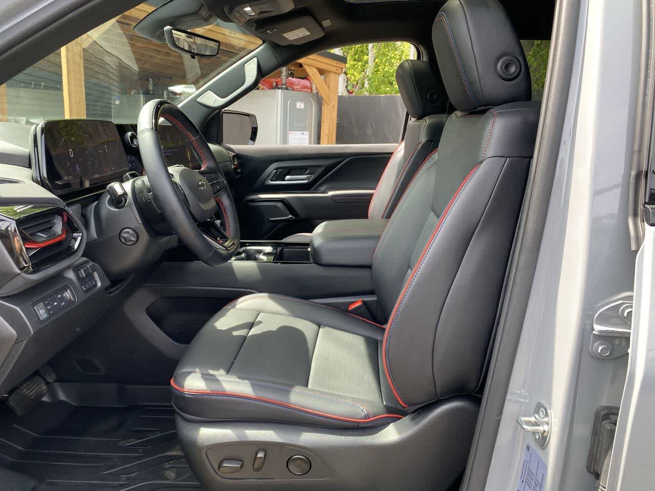 Used 2025 Chevrolet Silverado EV RST AWD/4WD image 13