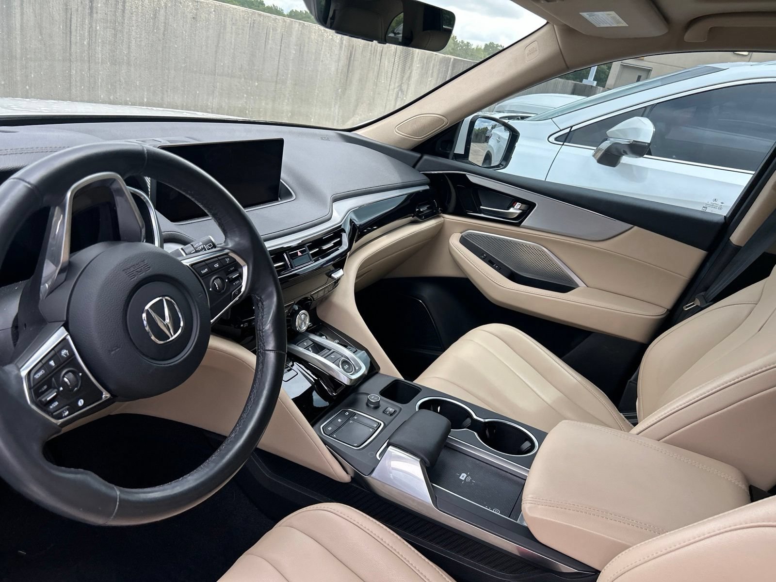 Used 2023 Acura MDX FWD image 3