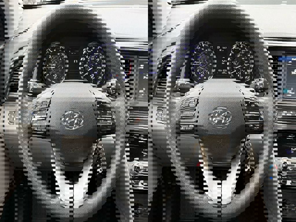 Used 2020 Hyundai Elantra SEL image 16