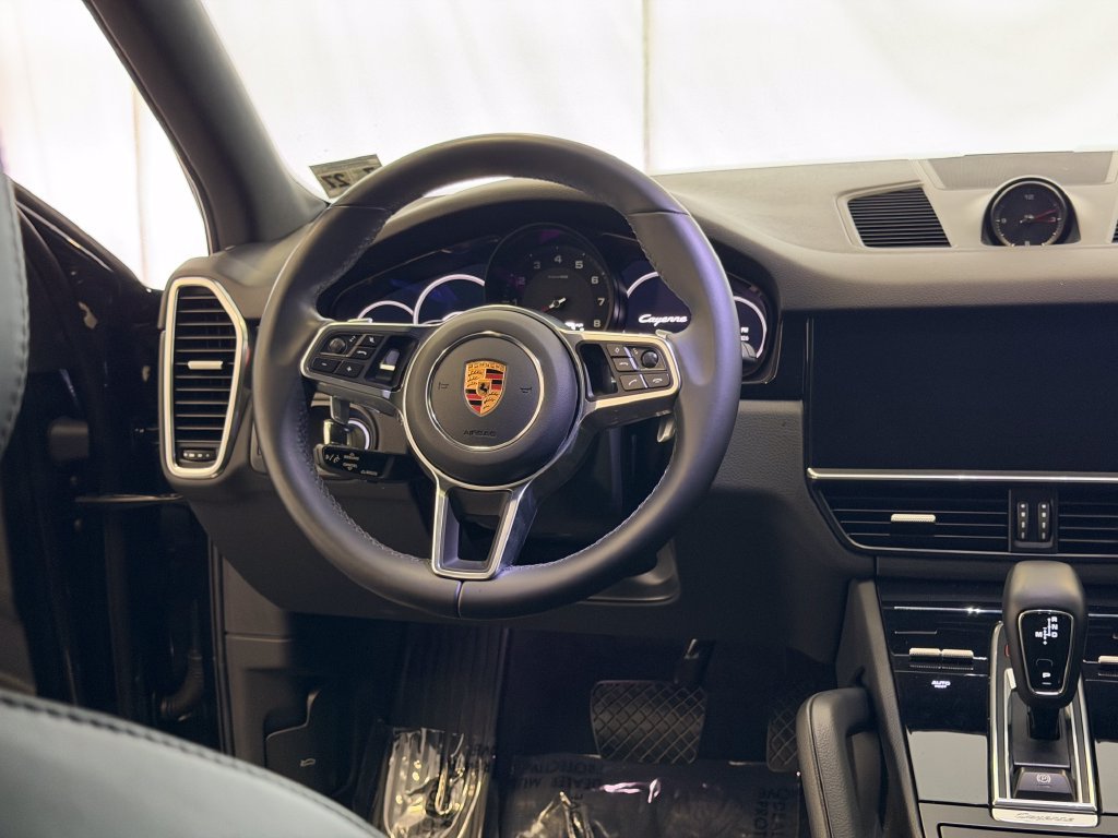 Certified 2022 Porsche Cayenne AWD/4WD image 20