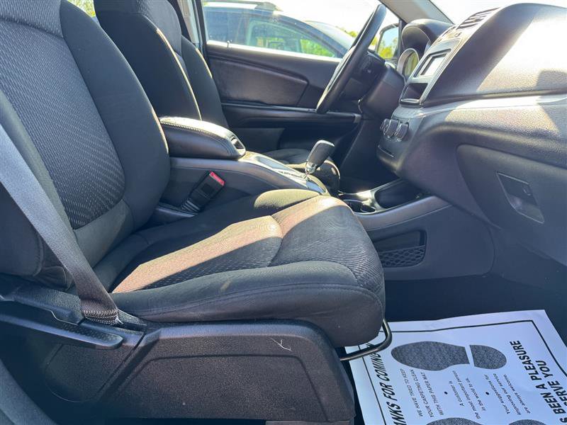 Used 2019 Dodge Journey SE image 10