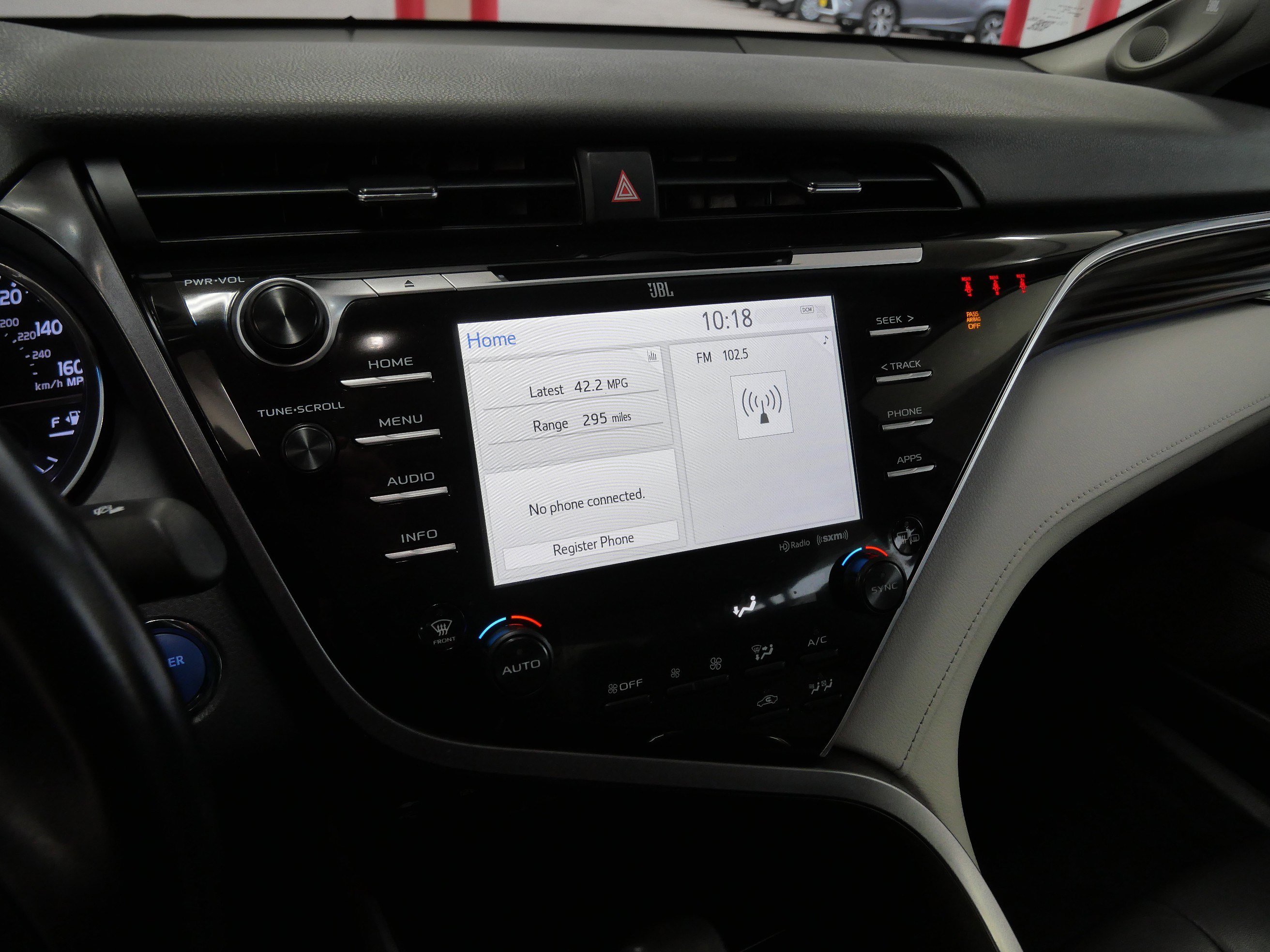 Certified 2018 Toyota Camry XLE image 23