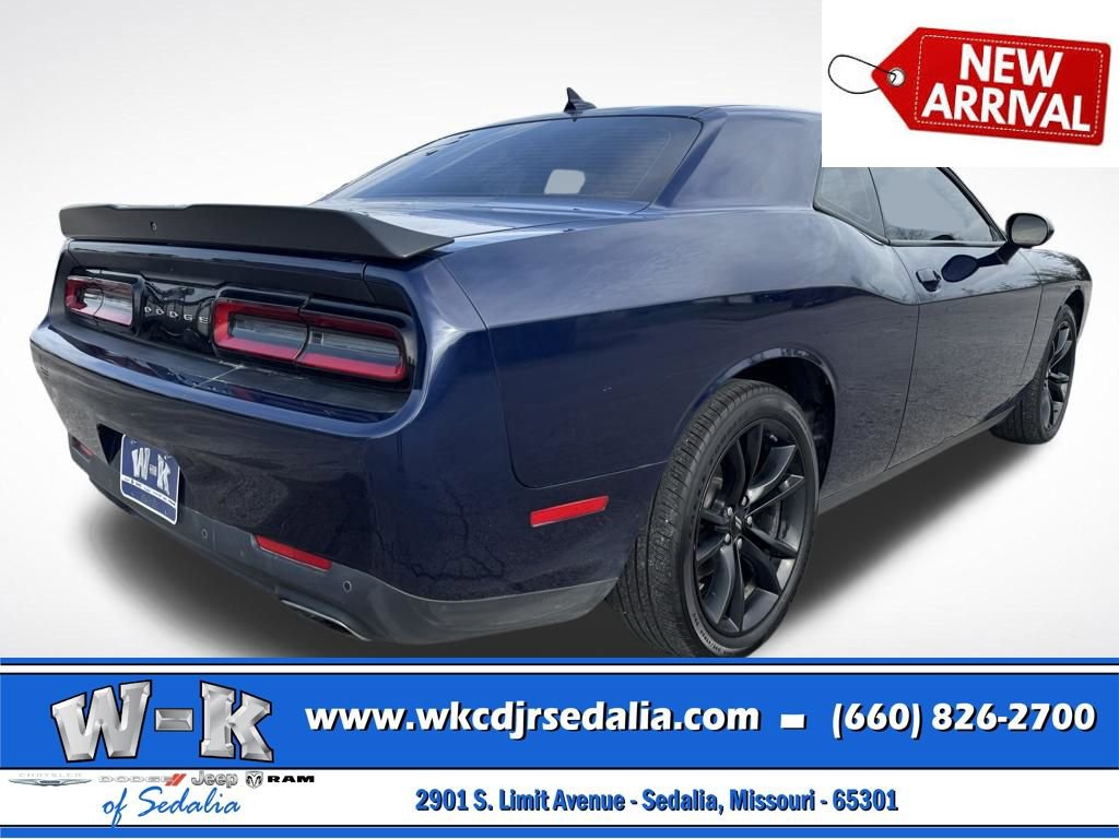 Used 2017 Dodge Challenger SXT Plus image 4