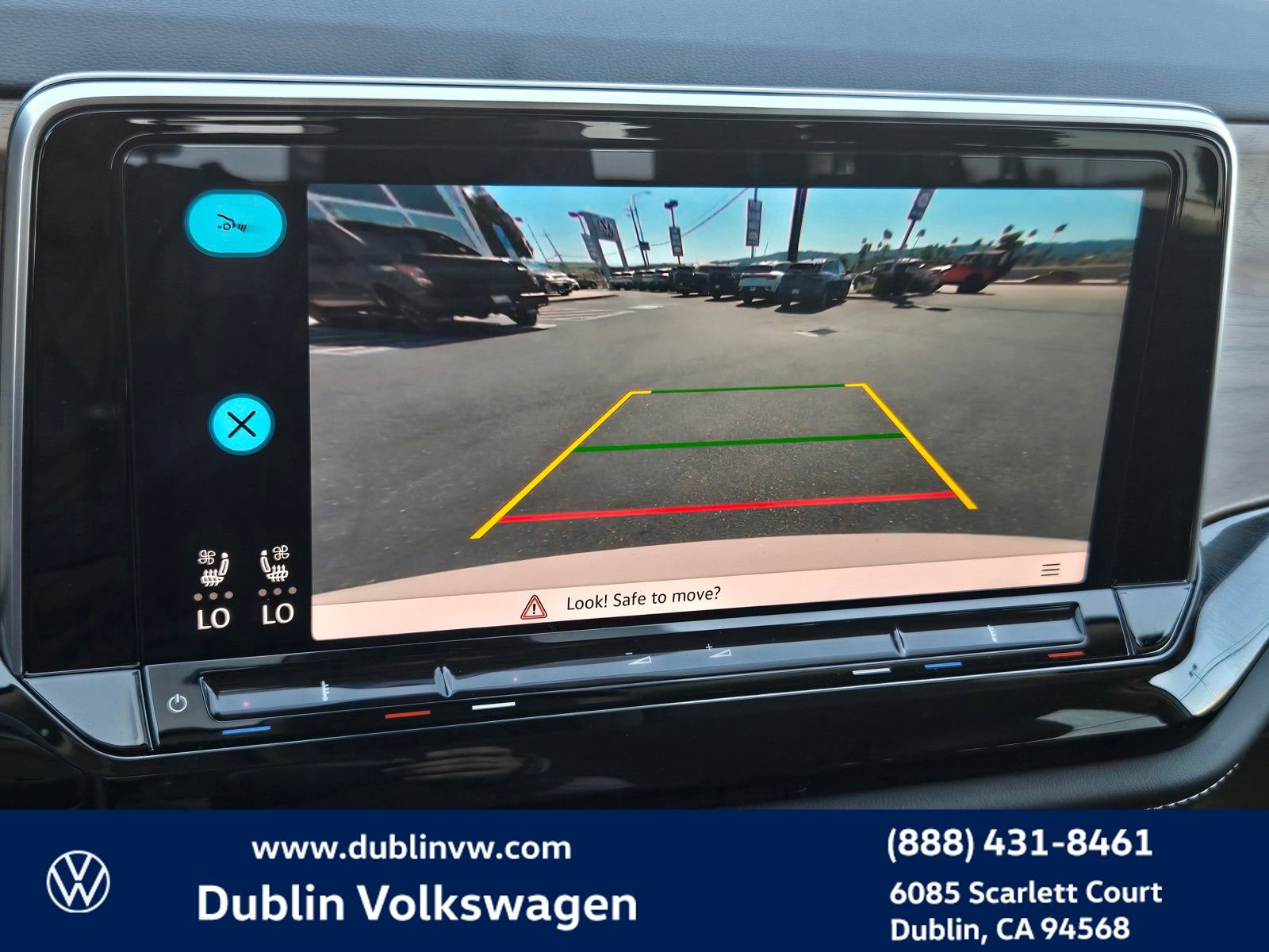 Used 2025 Volkswagen Atlas SE AWD/4WD image 17