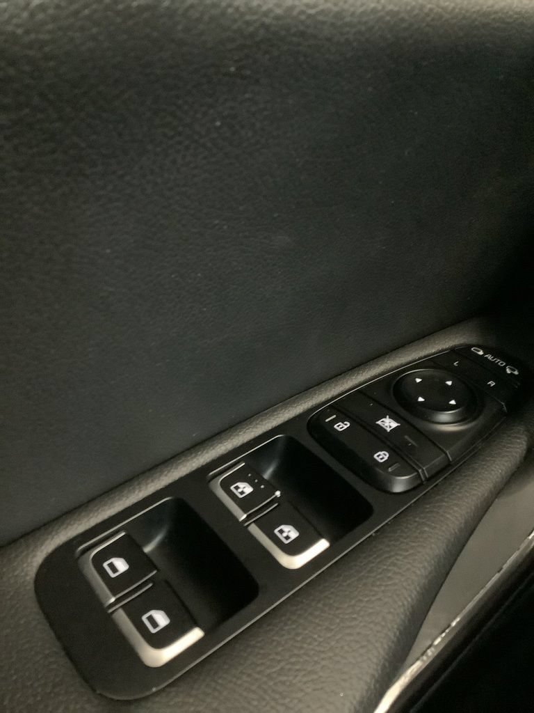 Used 2019 Kia Stinger AWD/4WD image 19
