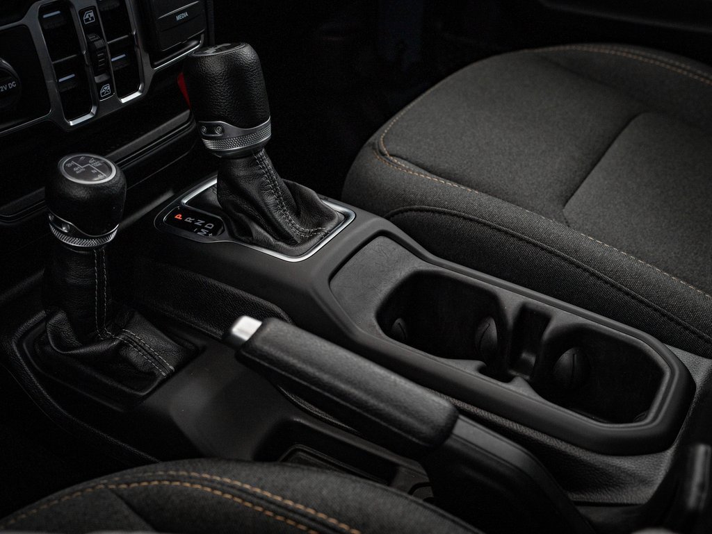 Used 2024 Jeep Wrangler Unlimited w/ Convenience Group image 36