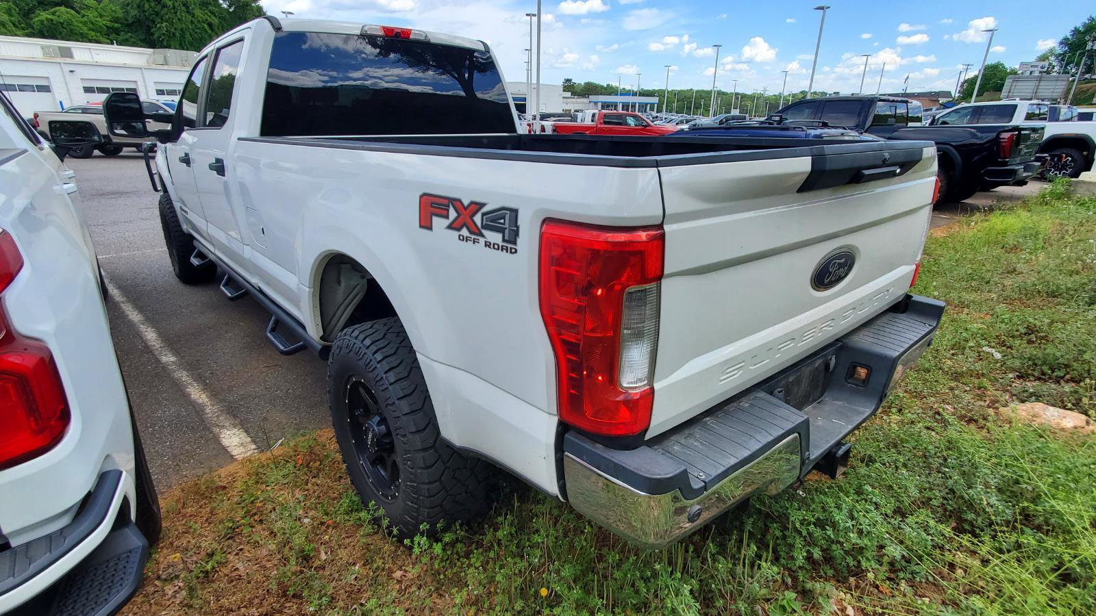 Used 2019 Ford F350 XL w/ Power Equipment Group image 8
