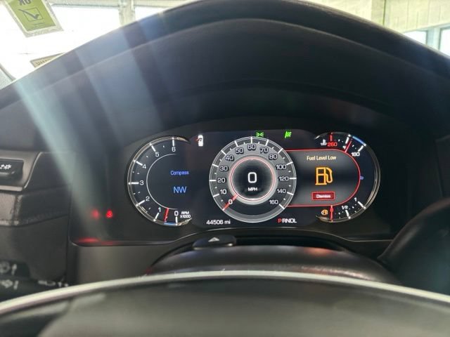 Used 2018 Cadillac Escalade Premium Luxury AWD/4WD image 20