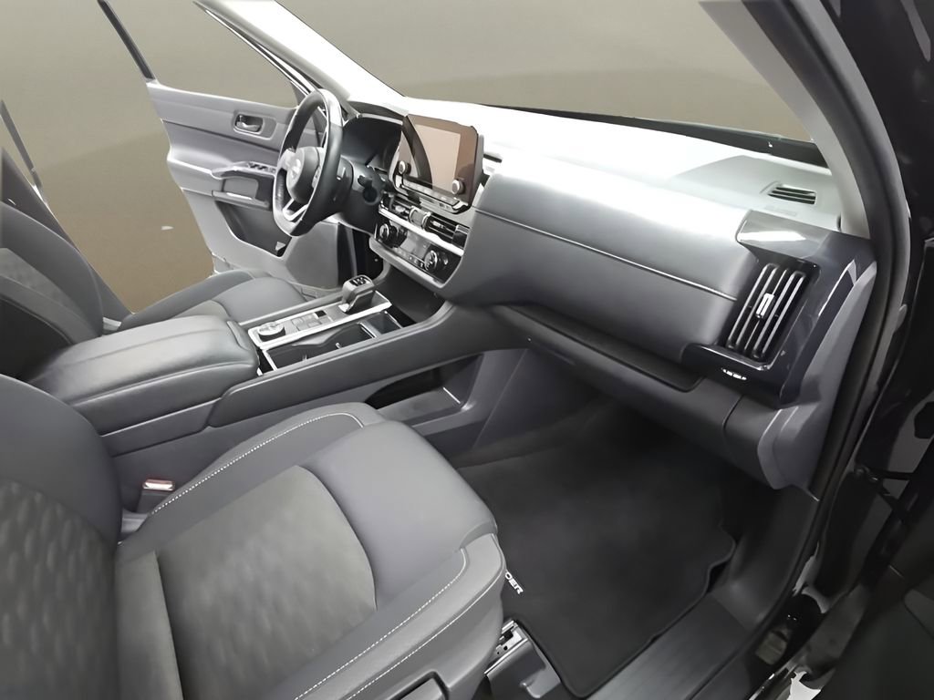 Used 2025 Nissan Pathfinder SV AWD/4WD image 20
