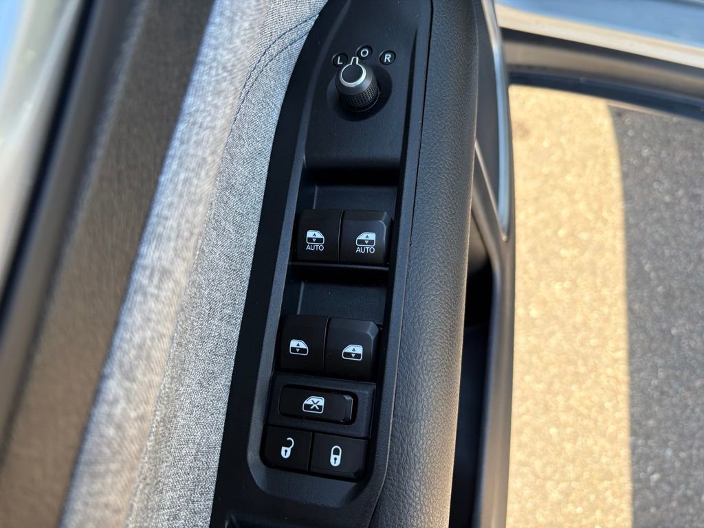 Used 2024 Jeep Compass Latitude AWD/4WD image 18