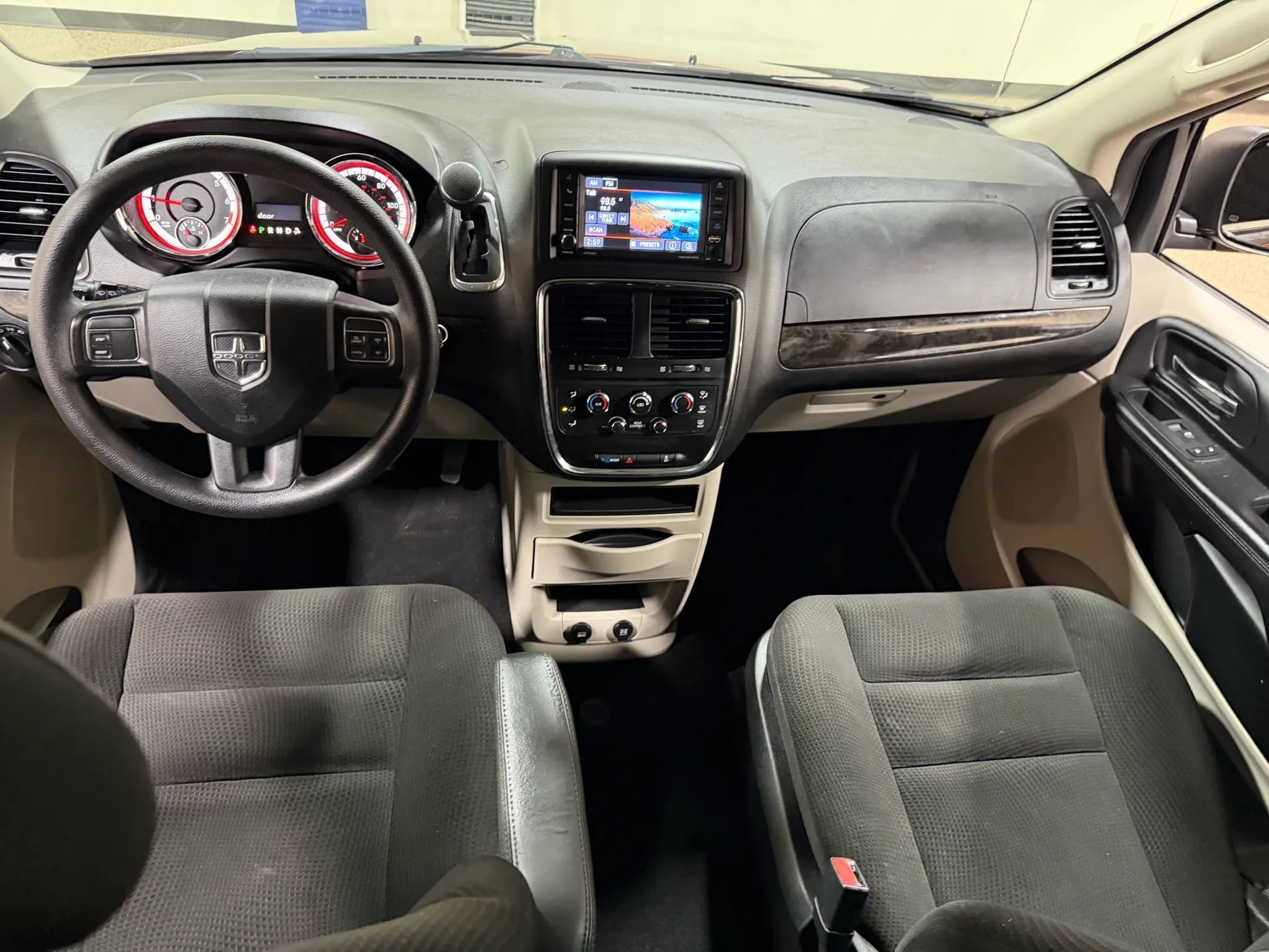Used 2019 Dodge Grand Caravan SE image 46