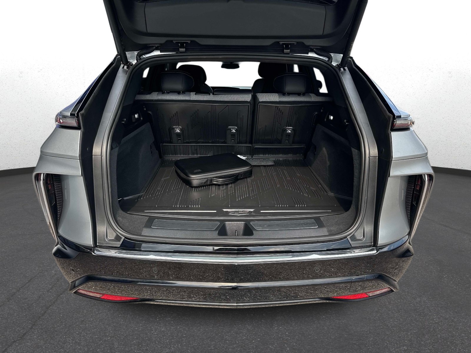 Used 2024 Cadillac Lyriq Tech w/ LPO, Floor Liner Package RWD image 11