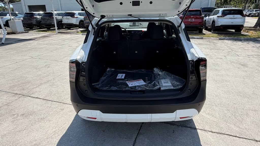 Used 2026 Nissan Kicks SV FWD image 28