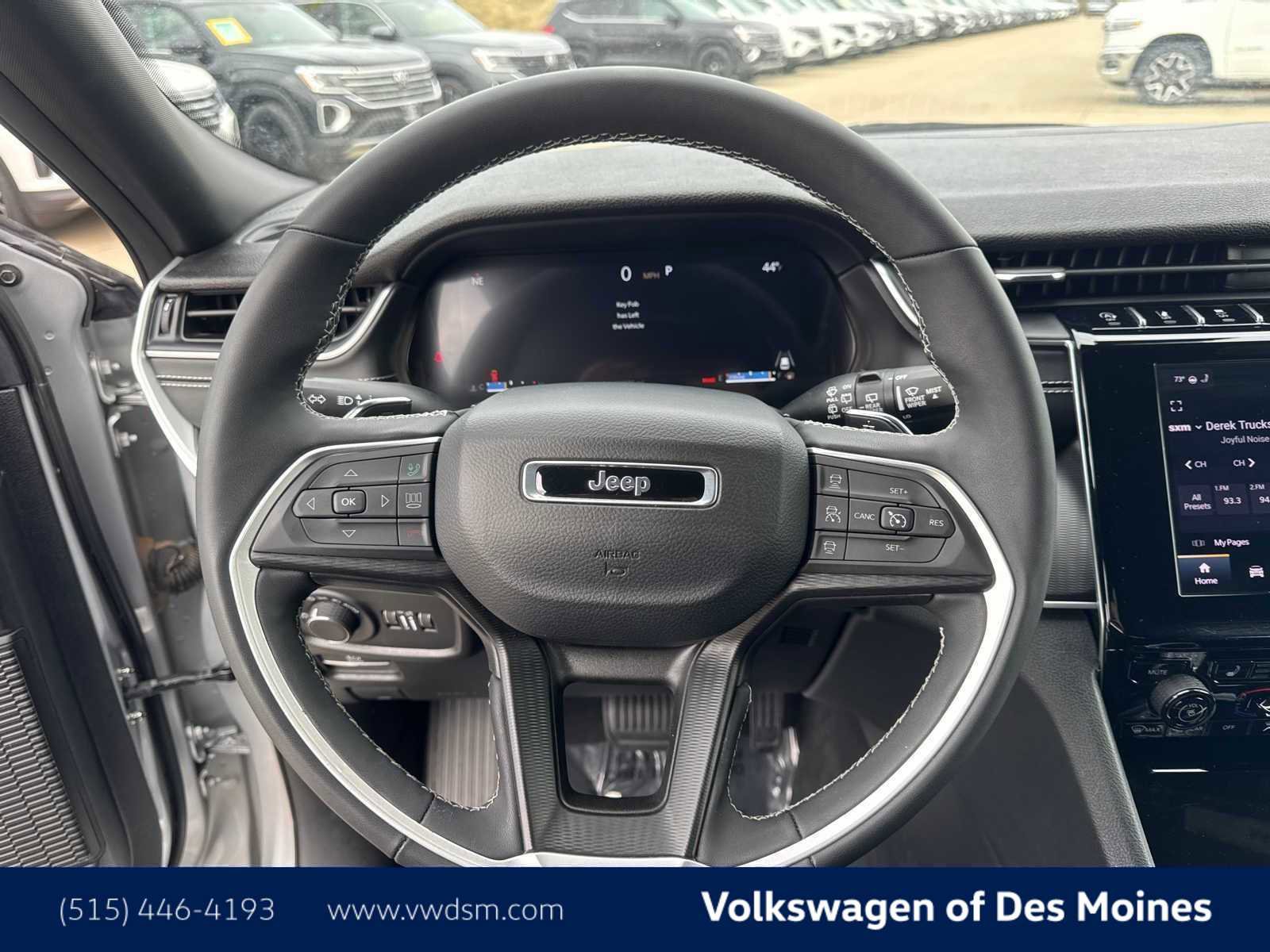 Used 2025 Jeep Grand Cherokee Altitude AWD/4WD image 15