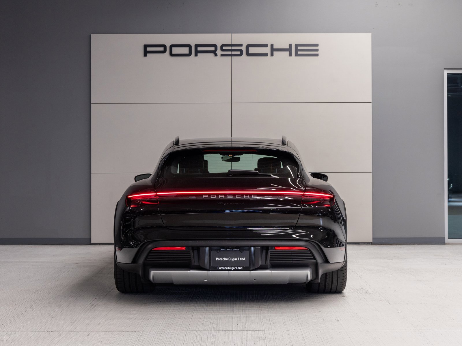 Certified 2025 Porsche Taycan 4 Cross Turismo image 6