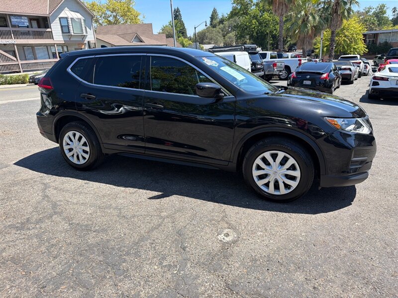 Used 2020 Nissan Rogue S FWD image 6