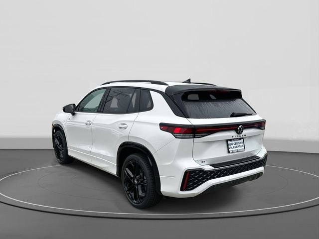 New 2026 Volkswagen Tiguan SE R-Line image 3