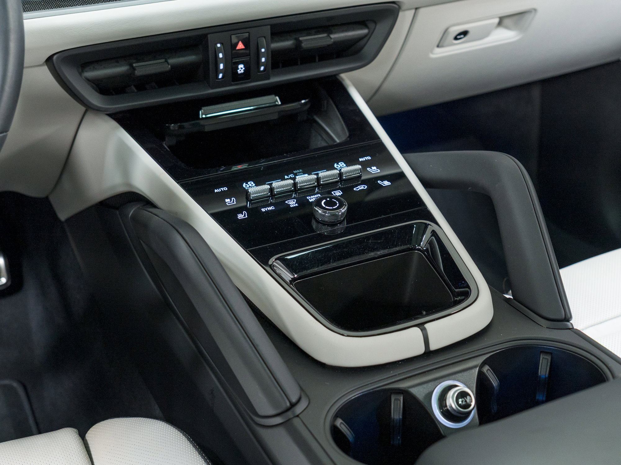 Used 2025 Porsche Cayenne S image 23