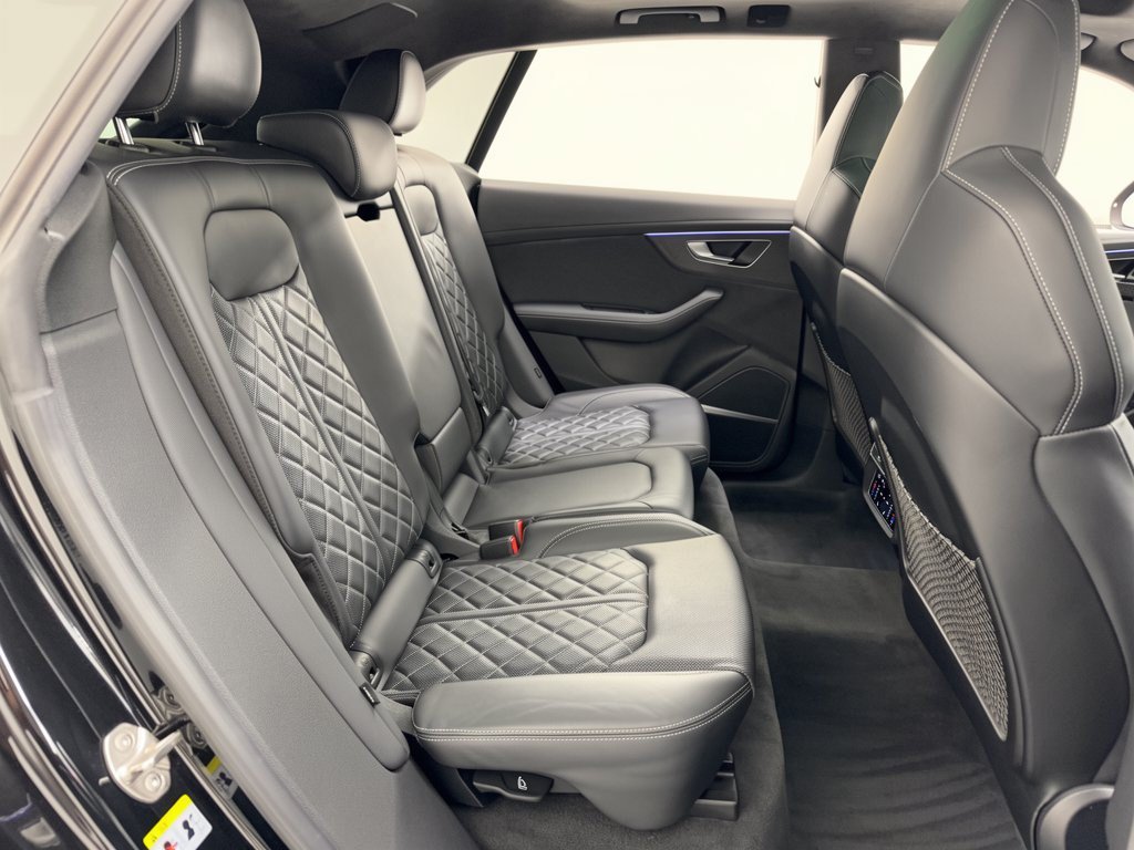Used 2022 Audi SQ8 Prestige AWD/4WD image 29