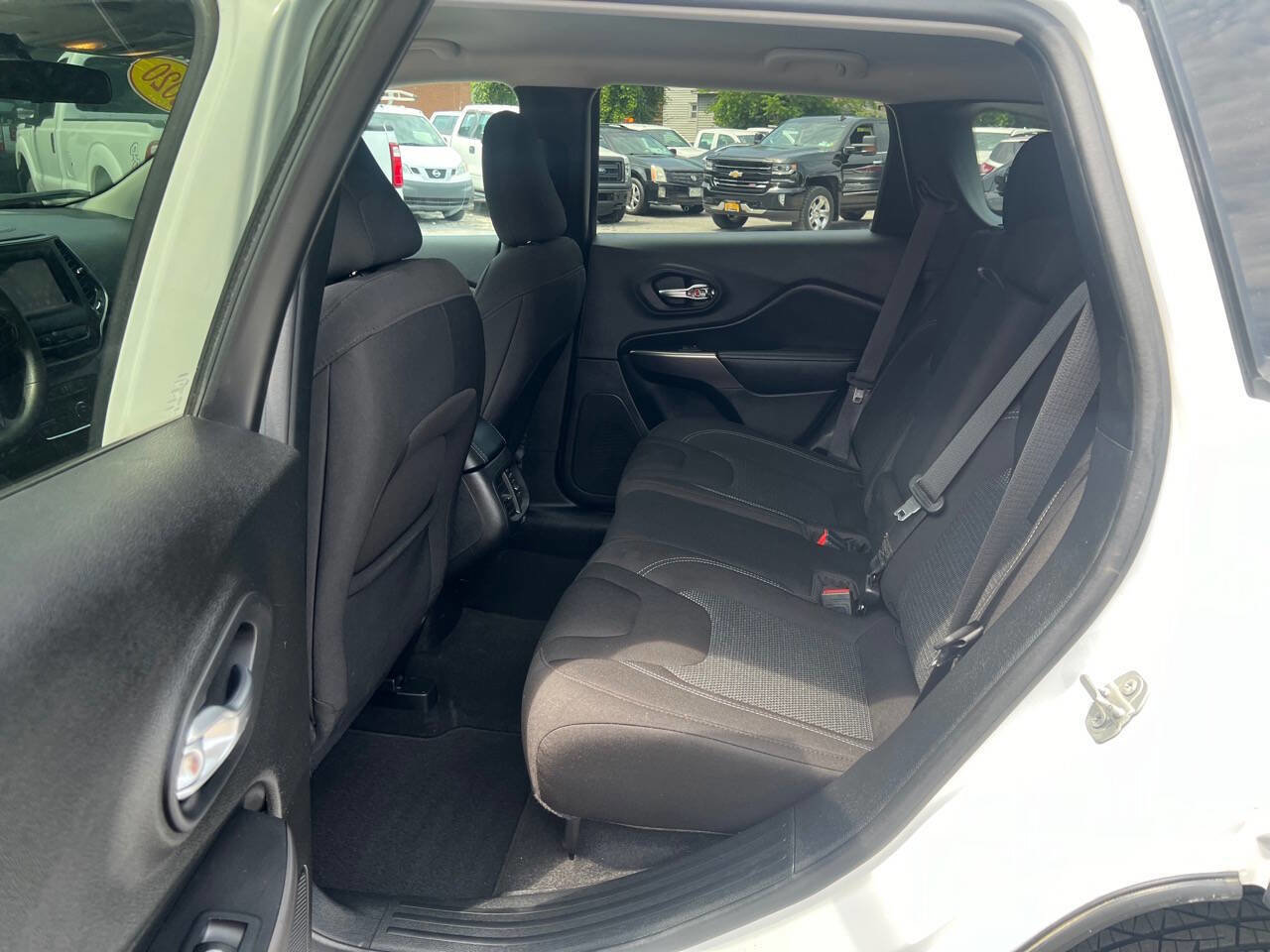 Used 2020 Jeep Cherokee Latitude image 19