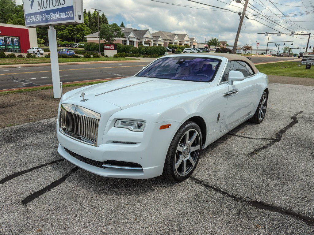 Used 2018 Rolls-Royce Dawn RWD image 6