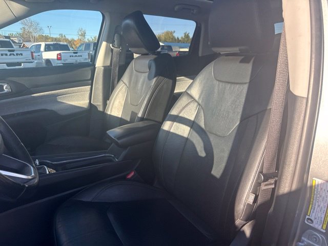 Used 2022 Jeep Compass Latitude w/ Sun and Sound Group AWD/4WD image 13