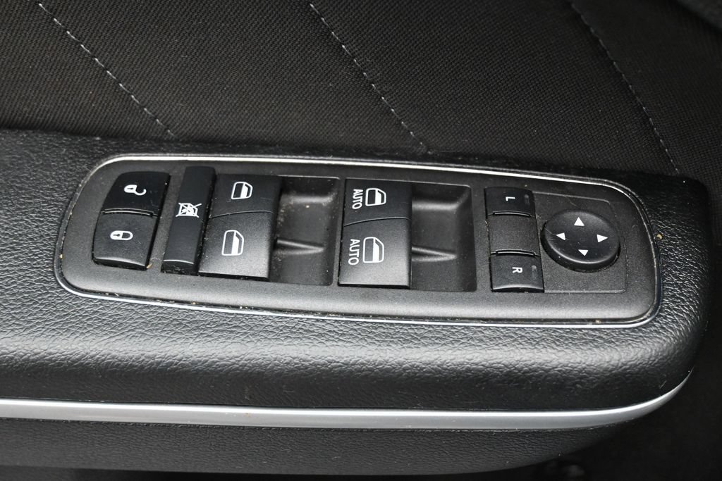 Used 2022 Dodge Charger R/T RWD image 11