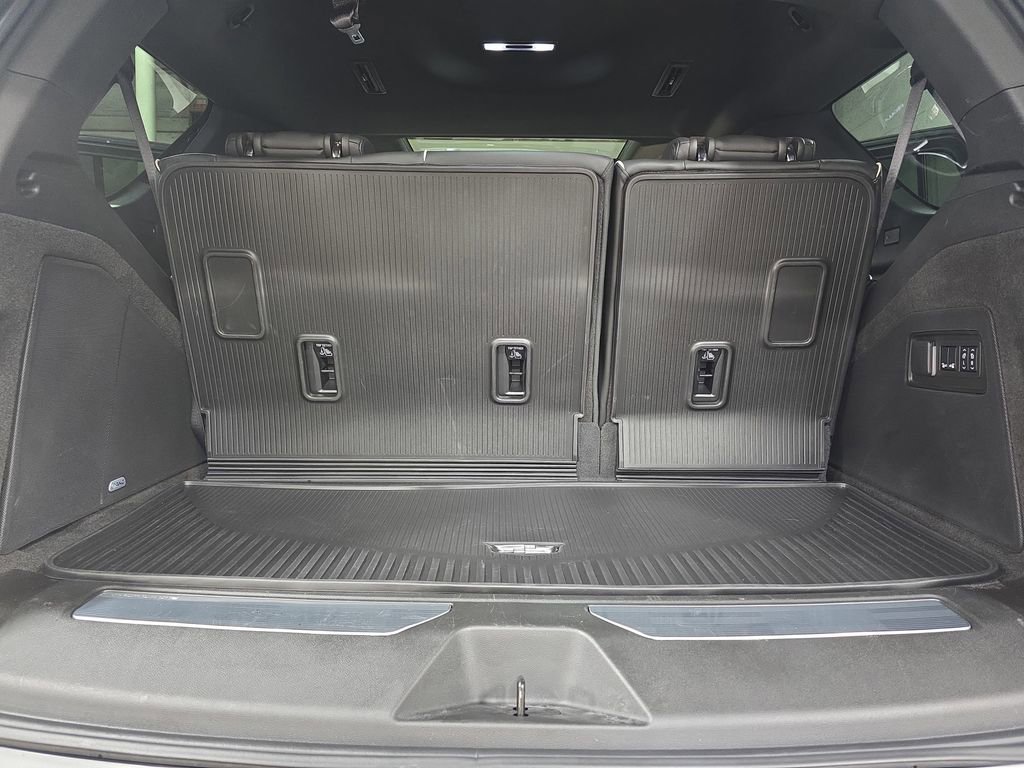 Used 2024 Cadillac Escalade Sport w/ LPO, ONYX Package image 13