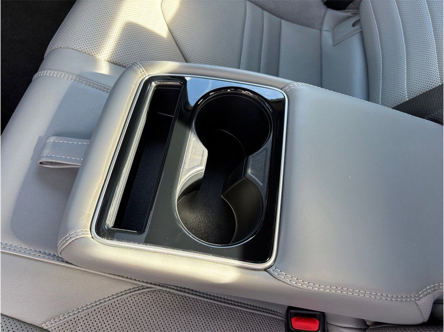 Used 2020 Toyota Avalon XSE FWD image 40