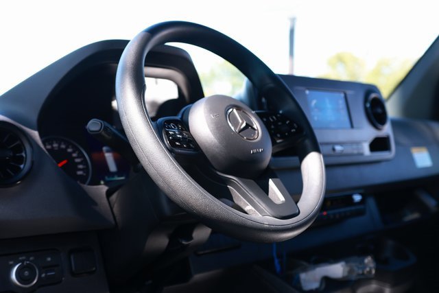 Used 2023 Mercedes-Benz Sprinter 144 Cargo image 12